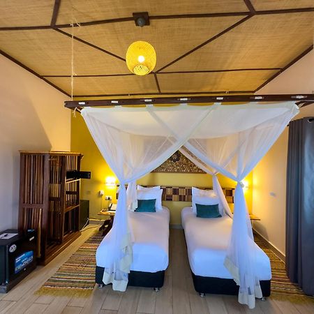 Bira Hotel Antsirabe Exterior foto