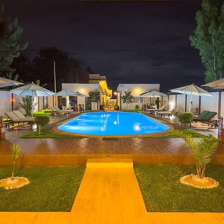Bira Hotel Antsirabe Exterior foto
