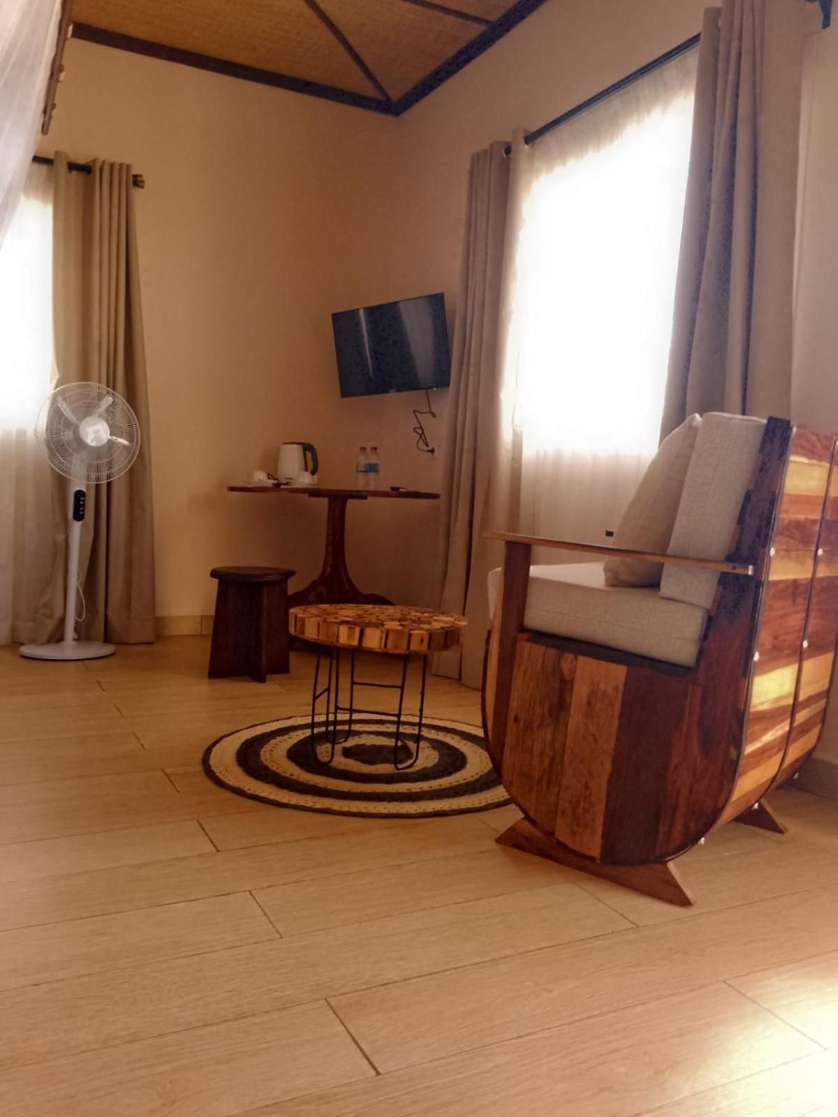Bira Hotel Antsirabe Exterior foto