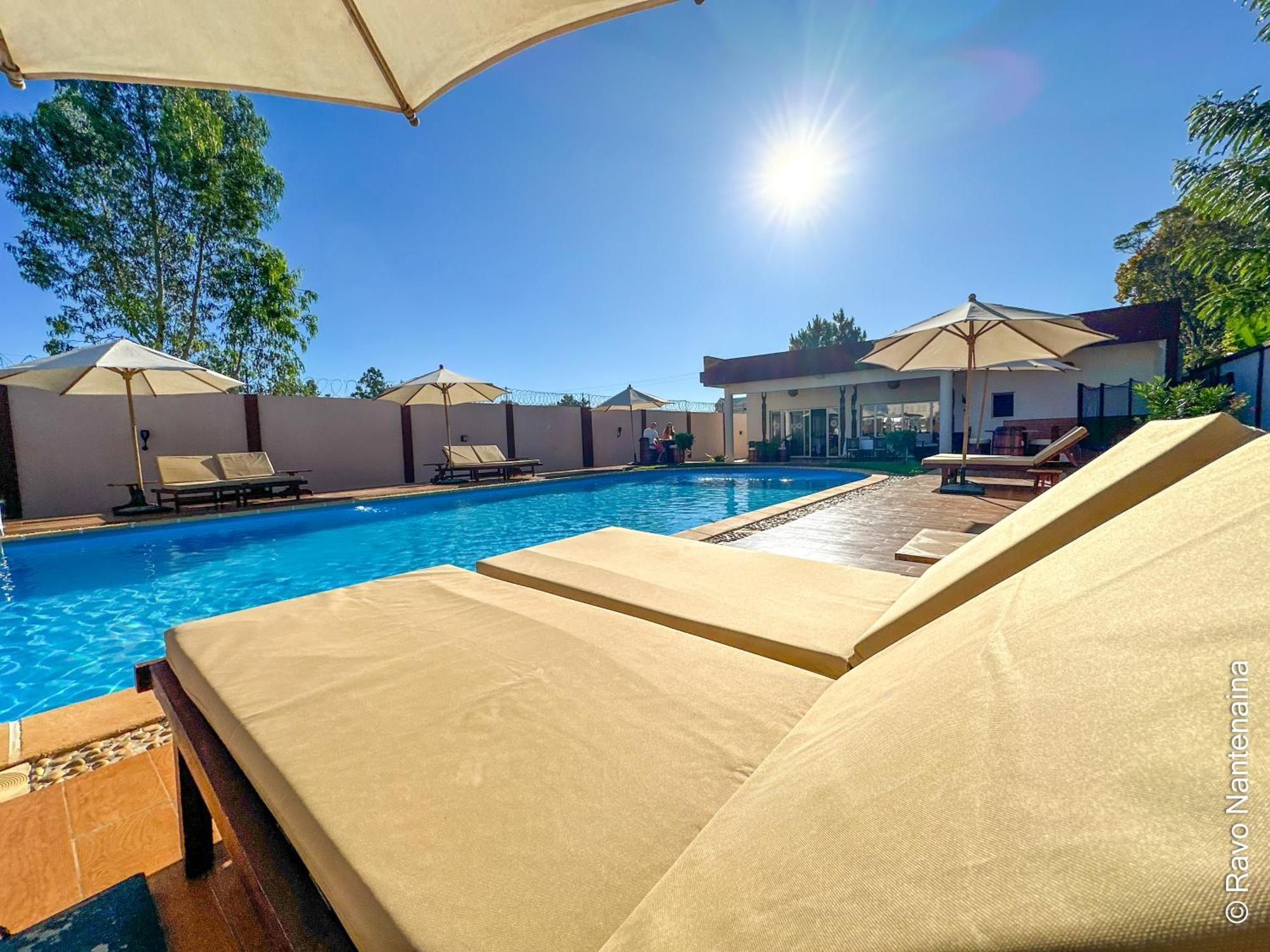 Bira Hotel Antsirabe Exterior foto