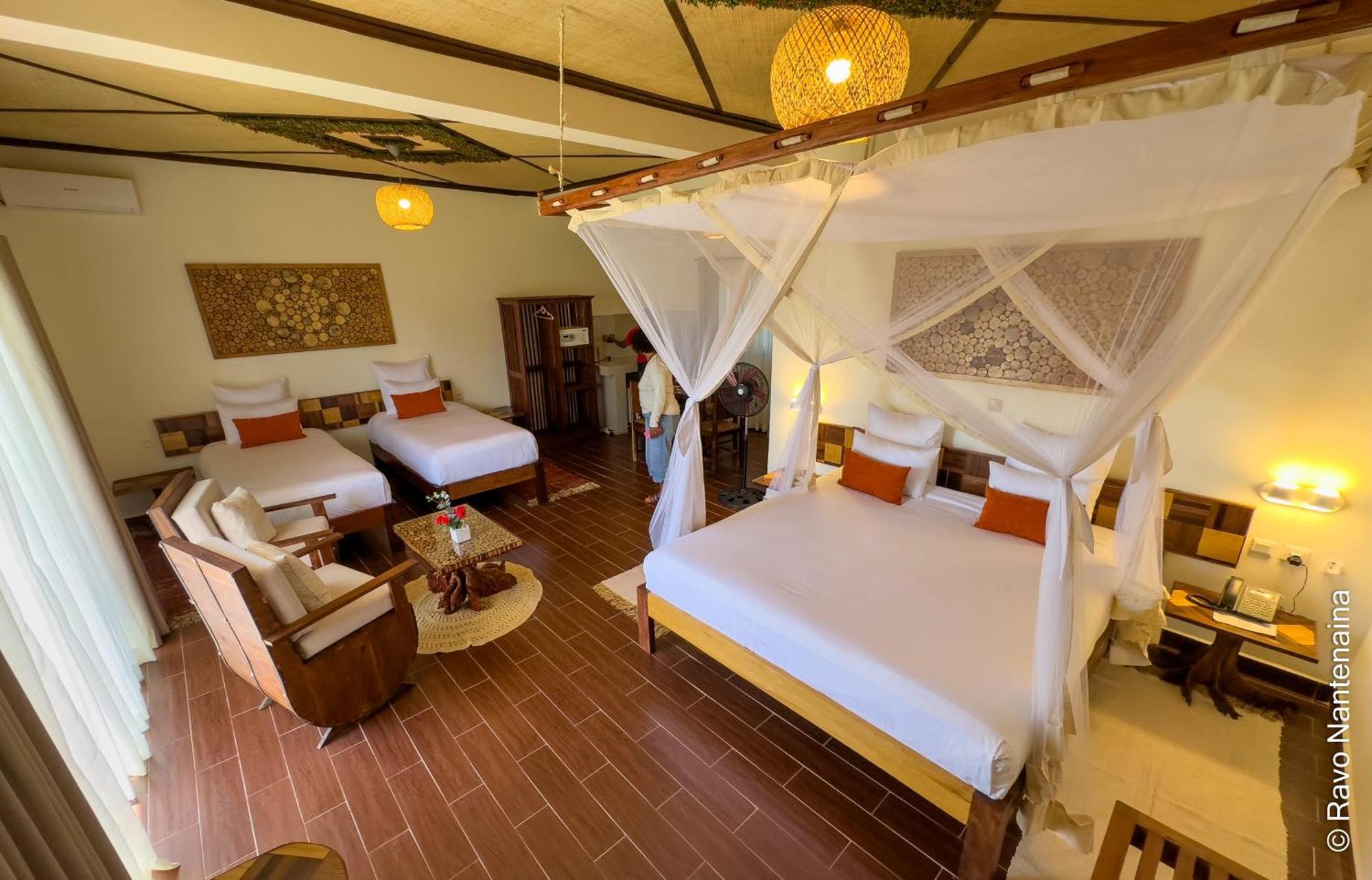 Bira Hotel Antsirabe Exterior foto