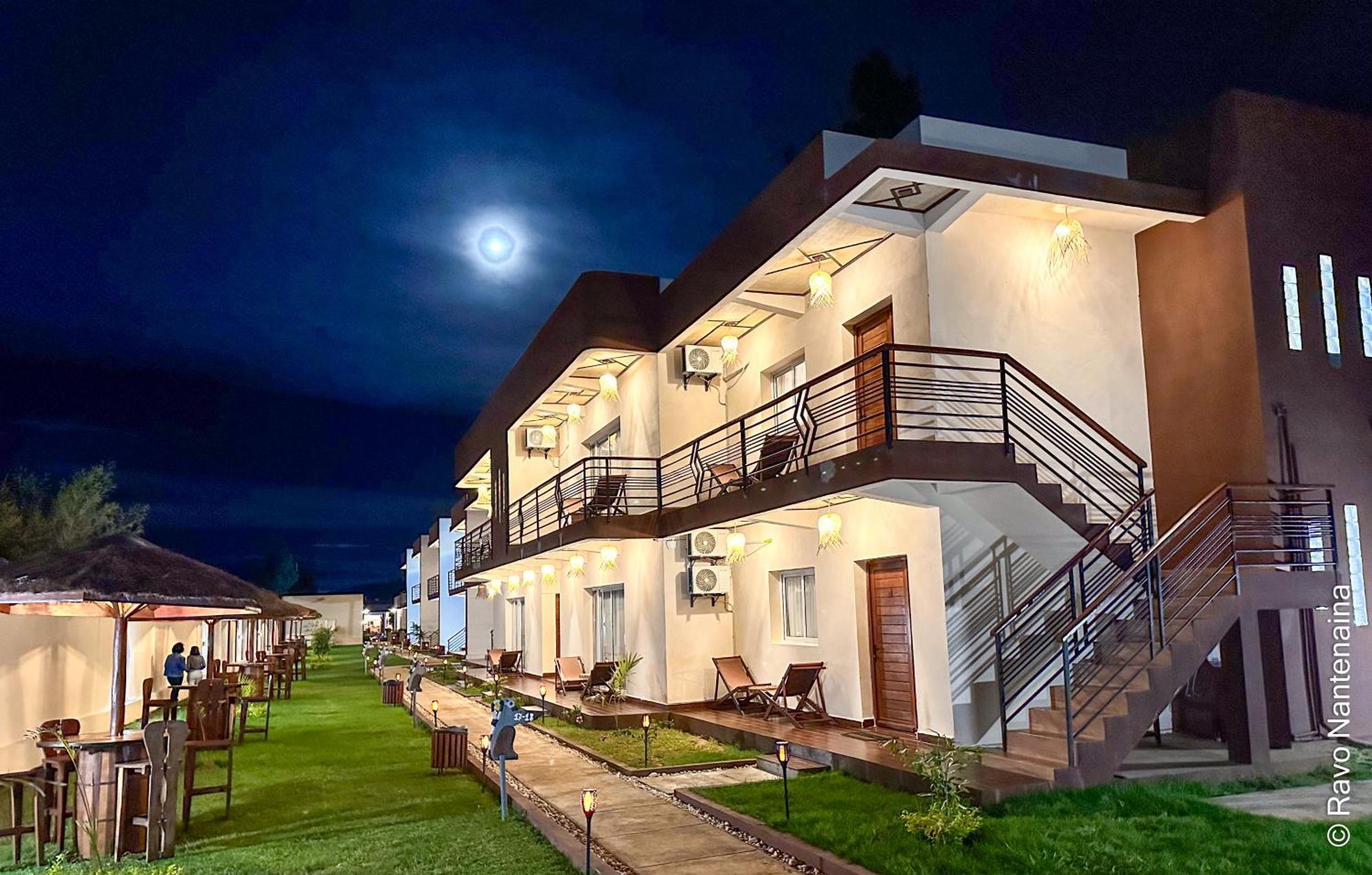Bira Hotel Antsirabe Exterior foto