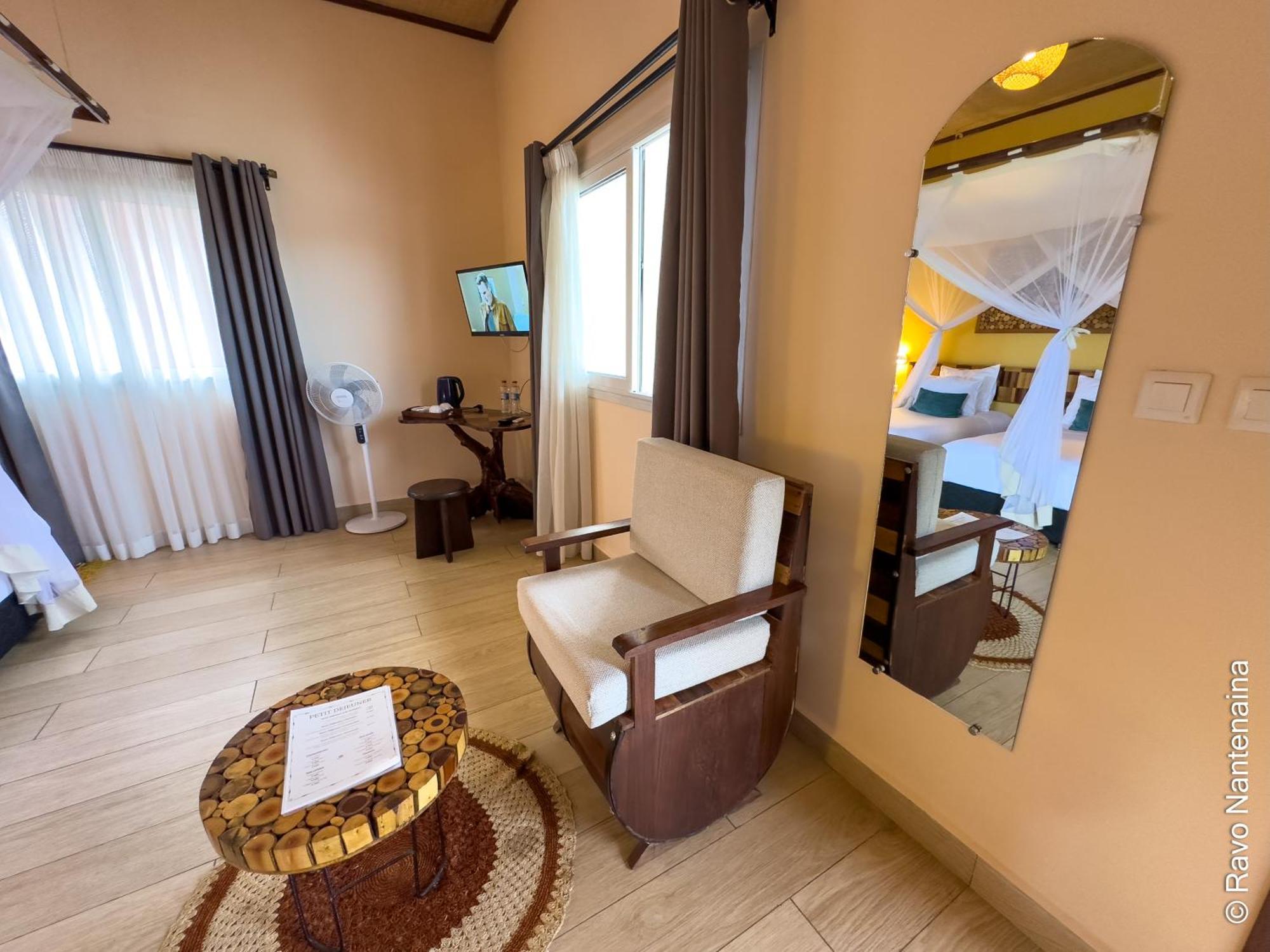 Bira Hotel Antsirabe Exterior foto